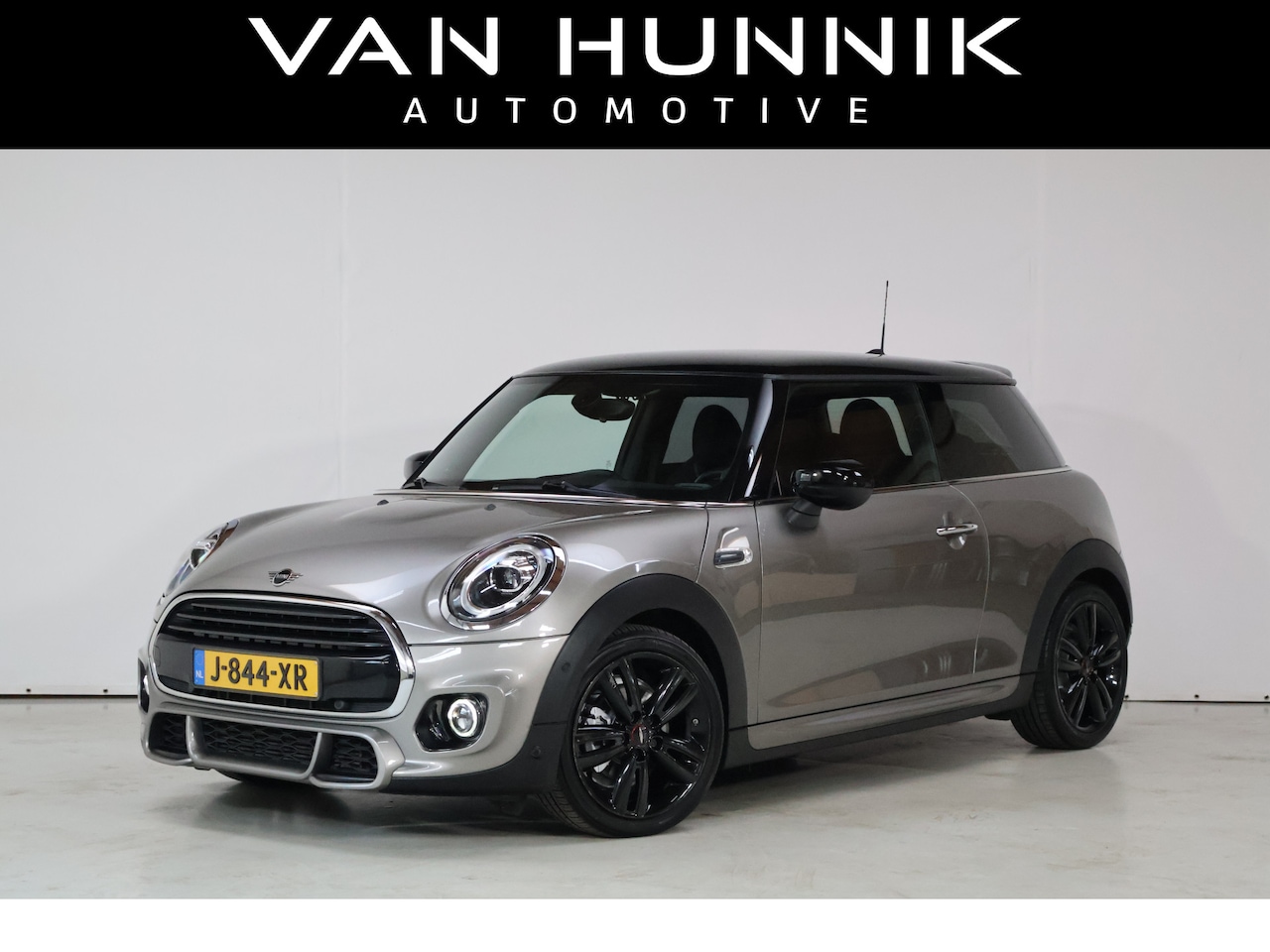 MINI 3-Deurs - 1.5 Cooper JCW | Keyless | H&K | Sfeerverlichting | Dealer Onderhouden - AutoWereld.nl