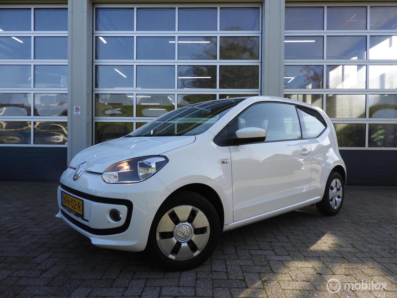 Volkswagen Up! - 1.0 Airco , stoelv , Cruise - AutoWereld.nl