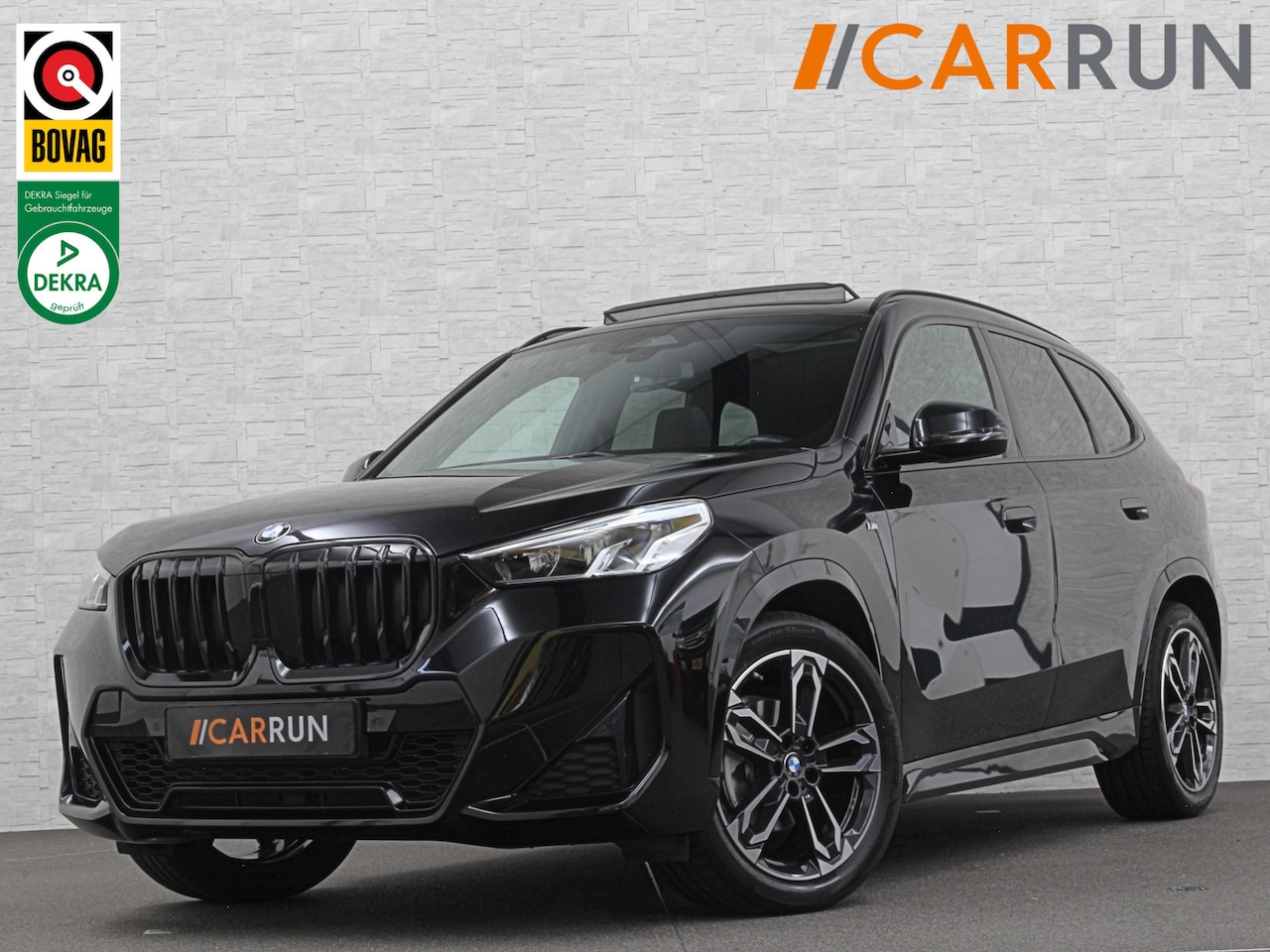 BMW X1 - sDrive18i M-Sport | Panorama | Trekhaak | Origineel Nederlands | Sfeerverlichting | Carpla - AutoWereld.nl