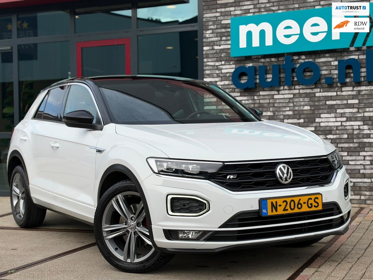 Volkswagen T-Roc - 1.5 TSI 3x R-LINE DSG l VIRTUAL l CAMERA l ST-VERW l TREKHAAK l ADAPT.CRUISE l LANE ASSIST - AutoWereld.nl
