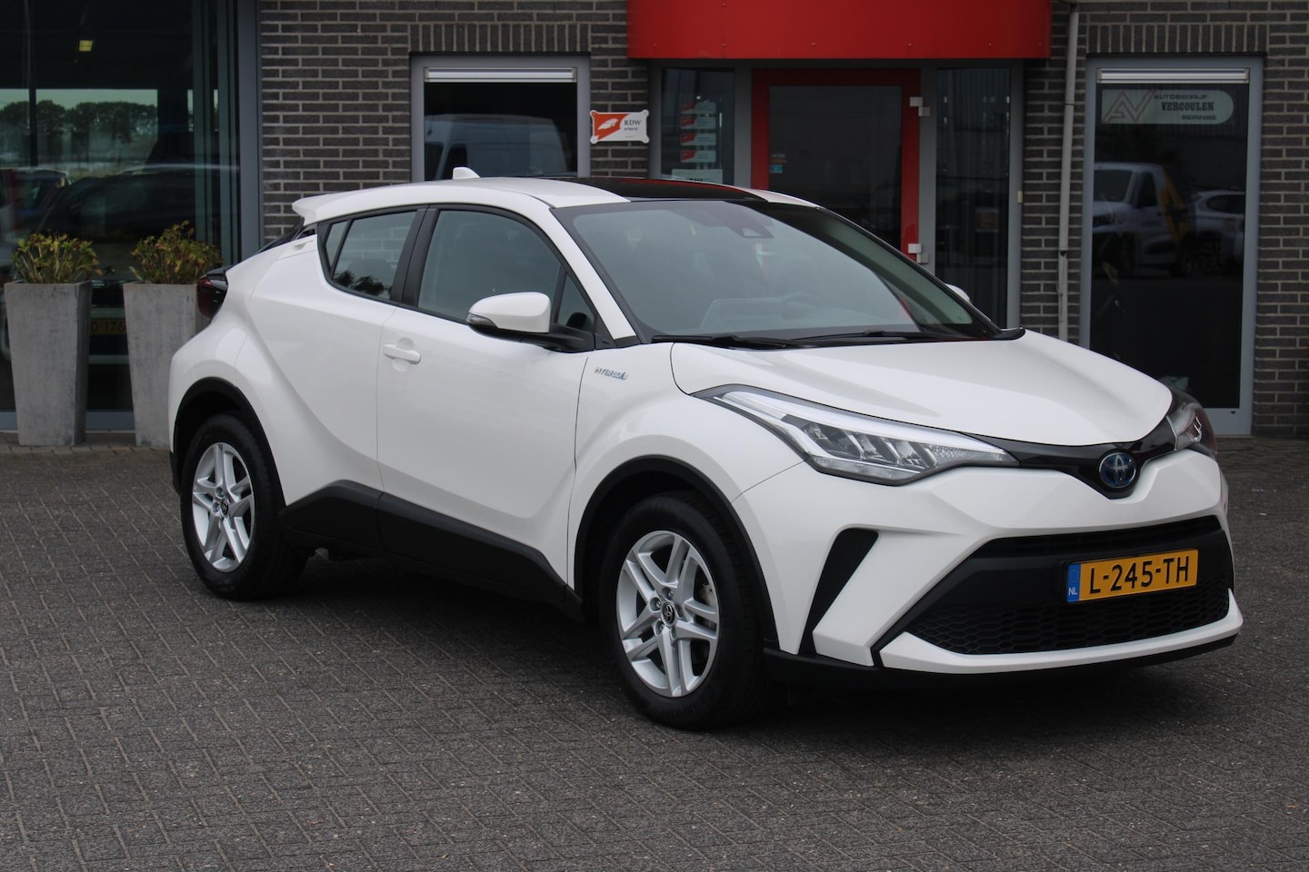 Toyota C-HR - 1.8 Hybrid Active Led/AppleAndroid/Camera/NL Auto!! - AutoWereld.nl