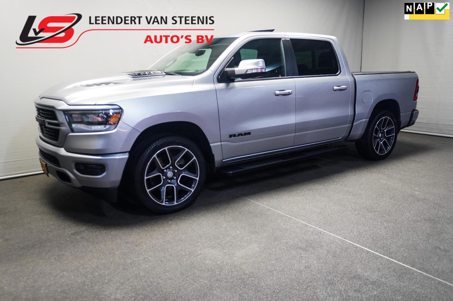 Dodge Ram 1500 - 5.7 V8 4x4 Crew Cab Rebel 5.7 V8 4x4 Crew Cab Rebel - AutoWereld.nl