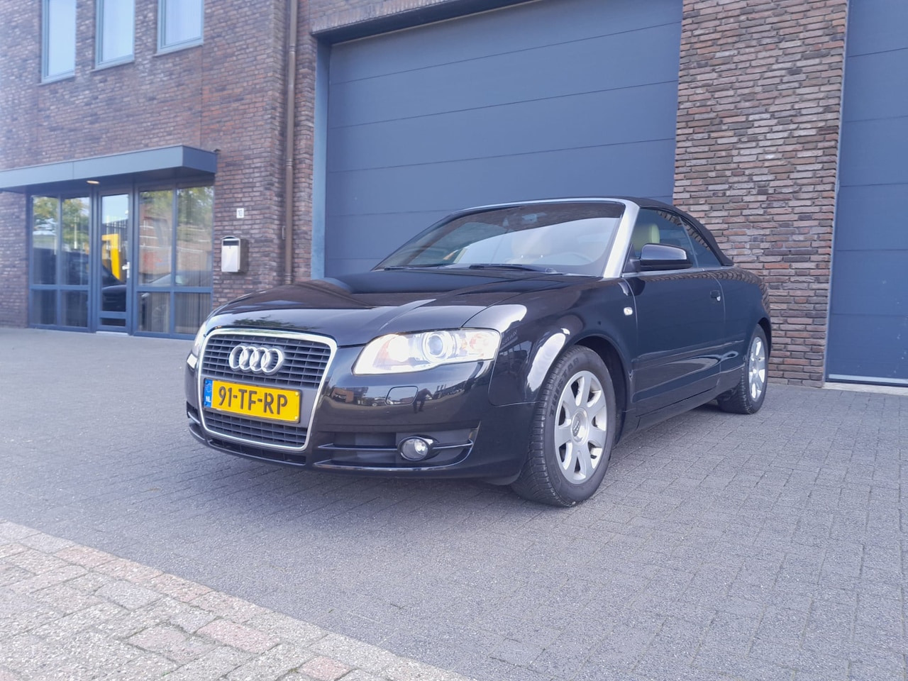 Audi A4 Cabriolet - 2.0 TFSI Pro Line Prijs is gebaseerd op handels verkoop Alleen B2B-verkoop - AutoWereld.nl
