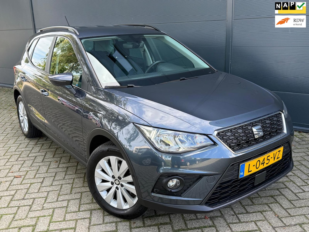 SEAT Arona - 1.0 TSI Style Business Intense/Automaat/Camera/Carplay/ - AutoWereld.nl