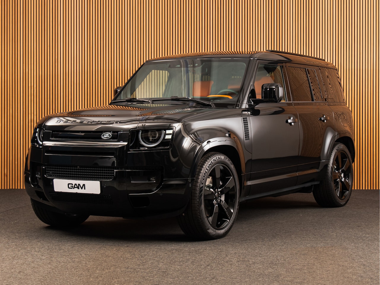 Land Rover Defender 110 - 2.0 P300e 110 X-Dynamic HSE HERMES KLEUR LEDER | PANO | HUD | 22" | MERIDIAN 700W - AutoWereld.nl
