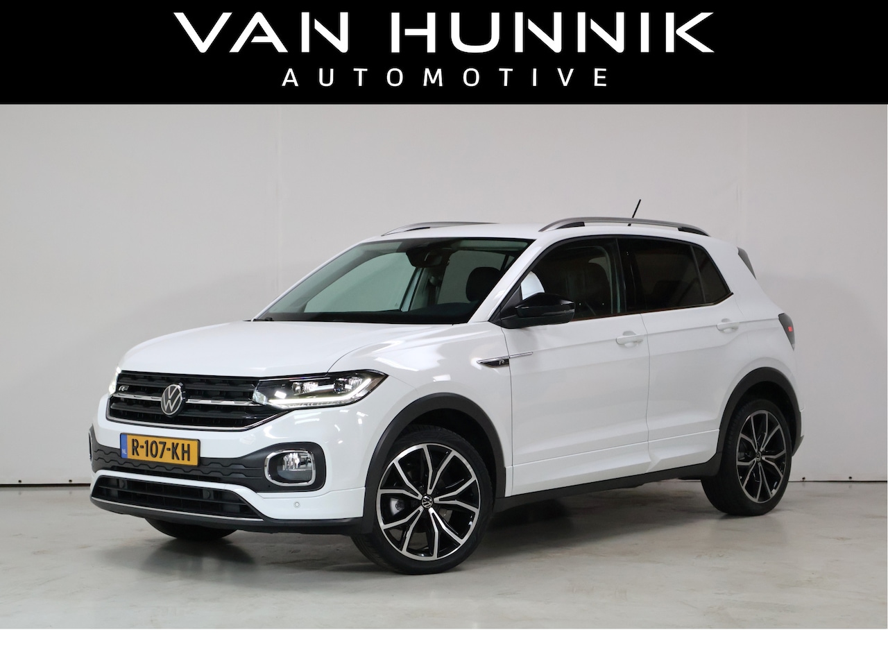 Volkswagen T-Cross - 1.0 TSI Style Business R | Camera | Acc | Stoelverwarming - AutoWereld.nl