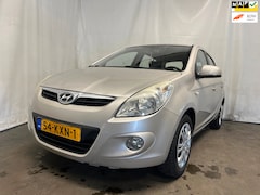 Hyundai i20 - 1.2i Business Edition SCHADEAUTO