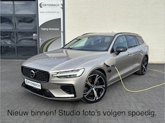 Volvo V60 - 2.0 T8 Plug-in hybrid AWD Plus Dark | Zwenkbare trekhaak | Adaptieve cruise | Memory | Bli