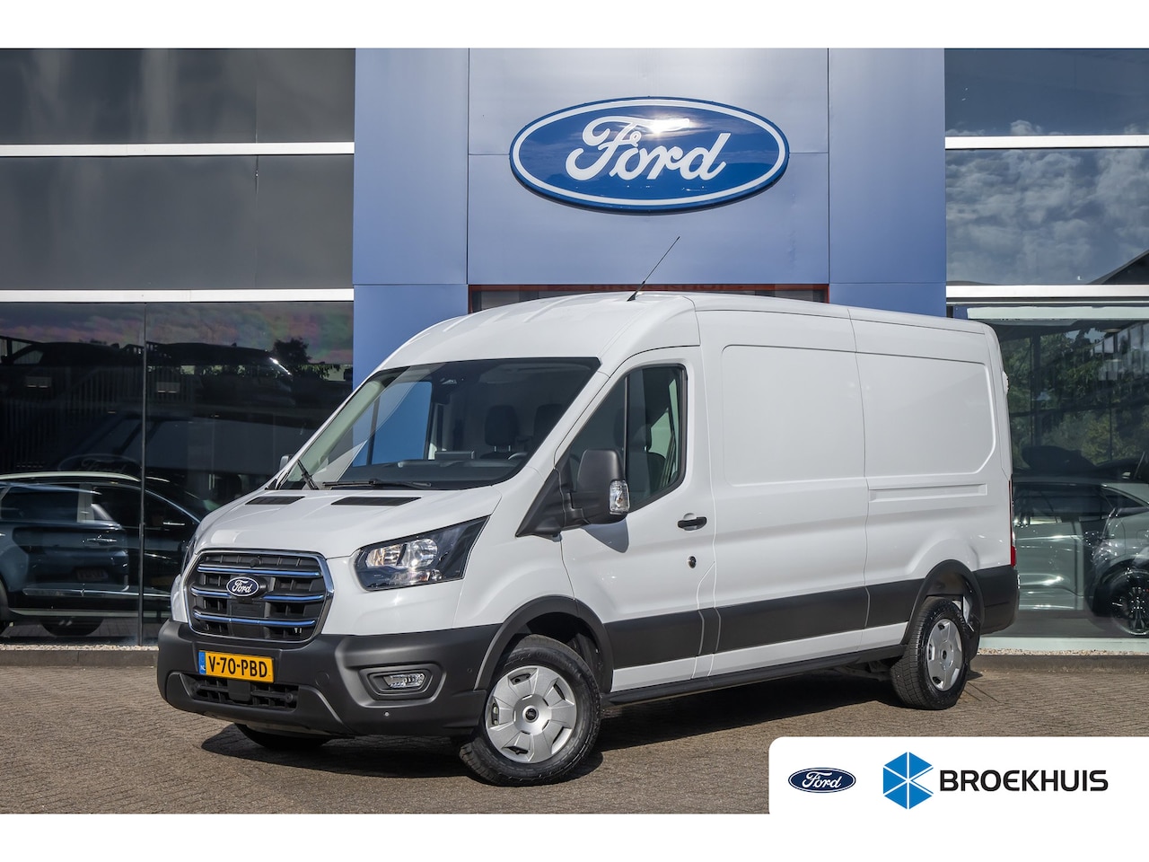 Ford E-Transit - 350 L3H2 Trend 68 kWh | Apple Carplay/Android Auto | Dodehoekdetectie | Rondomzicht camera - AutoWereld.nl