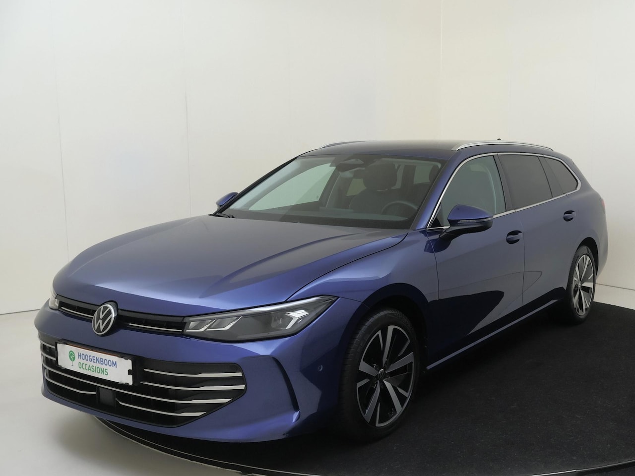 Volkswagen Passat Variant - 1.5 eTSI Business | Trekhaak | ErgoActive stoelen met massagefunctie | Achteruitrijcamera - AutoWereld.nl
