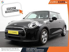 MINI 3-Deurs - Cooper 1.5 136pk Automaat Essential Trim Climate control Navigatie Cruise control LED Park