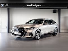 BMW i5 Touring - eDrive40 84 kWh | M Sport Pro | Glazen Panoramadak | Harman Kardon | Iconic Glow | Trekhaa