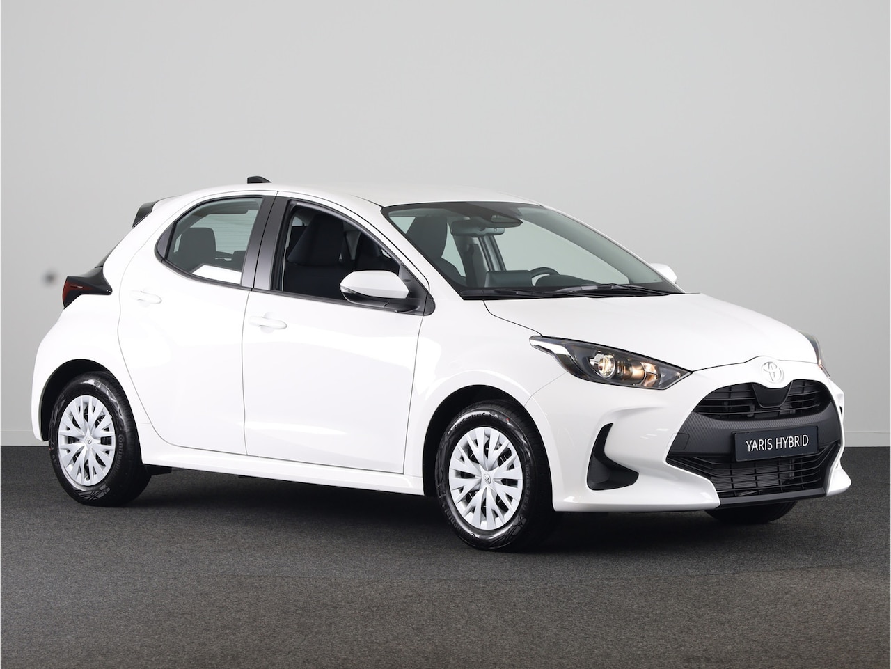 Toyota Yaris - 1.5 Hybrid 115 Comfort I NIEUW & DIRECT LEVERBAAR I Prijs inclusief alle acties | - AutoWereld.nl