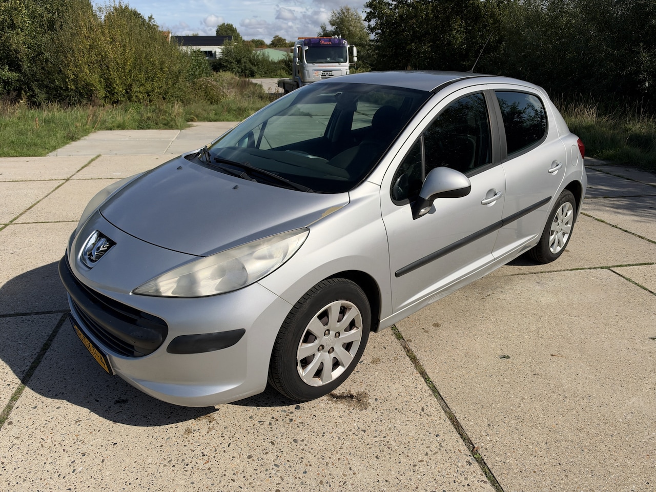 Peugeot 207 - 1.4 VTi 137.111km airco stuurbekr. apk 08-2027 - AutoWereld.nl