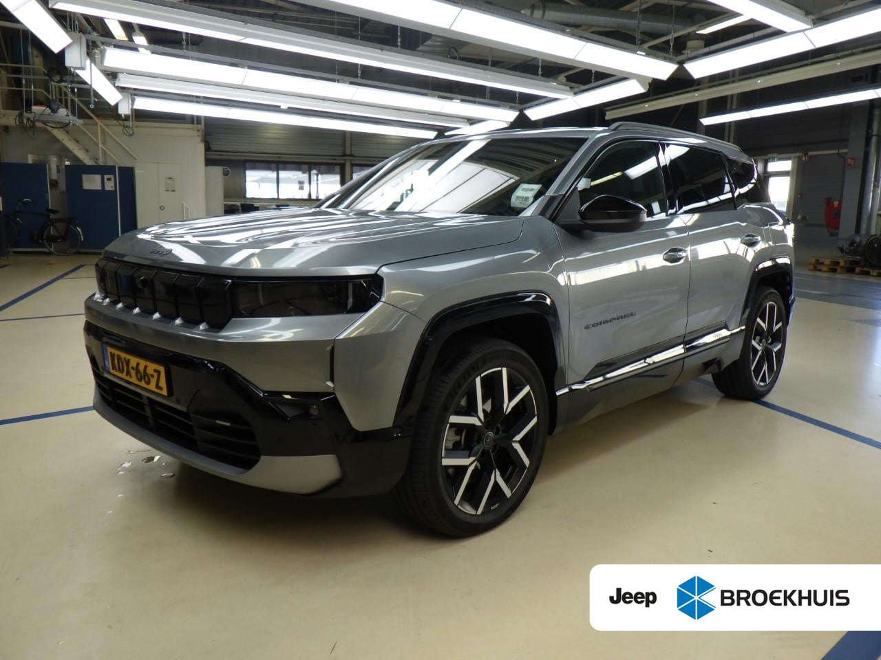 Jeep Compass - First Edition 74 kWh Tot 8 Jaar Garantie! | Premium + Convenience Pack | Warmtepomp | Mass - AutoWereld.nl