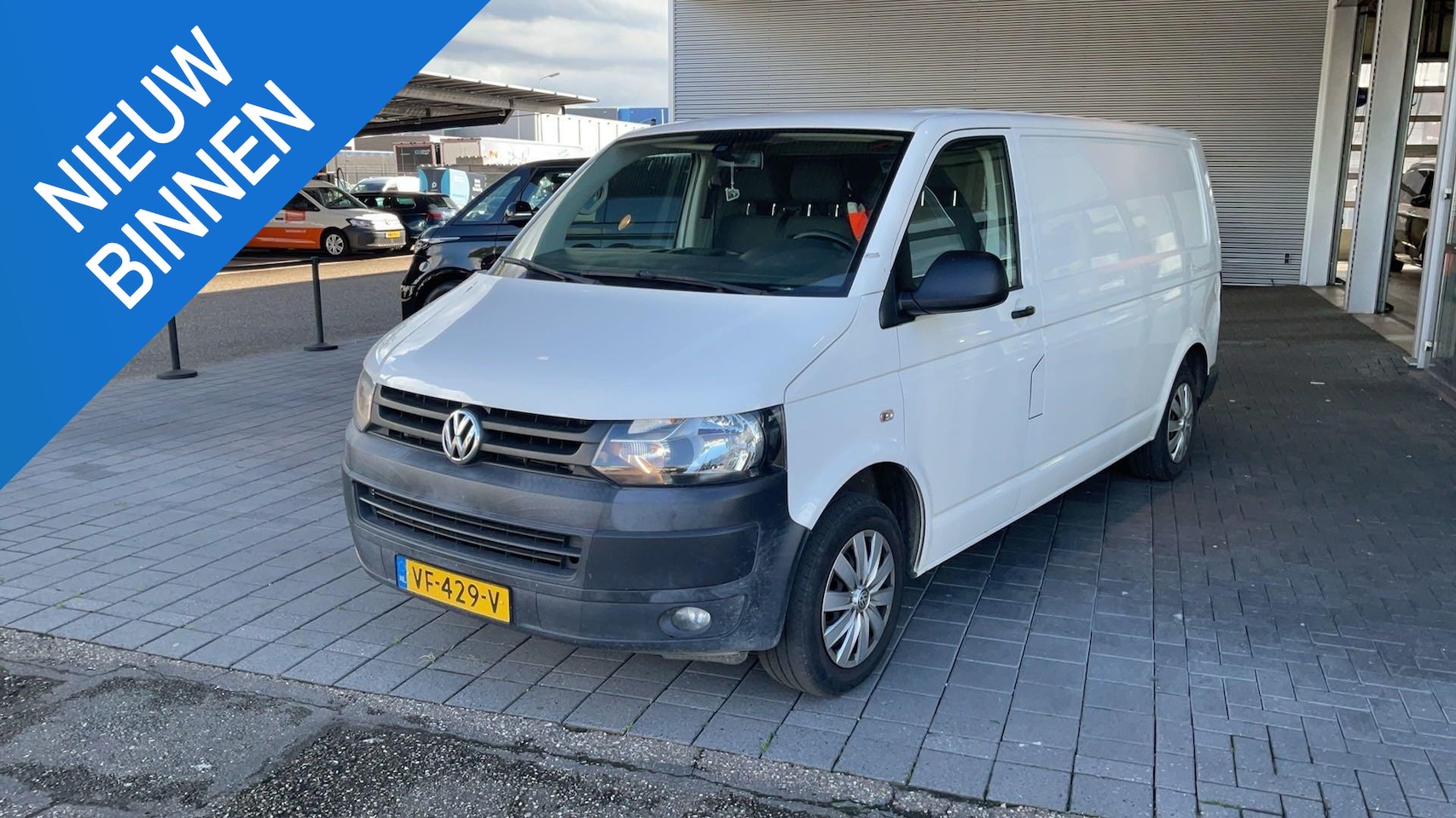 Volkswagen Transporter - 2.0 TDI L2H1 2.0 TDI L2 H1 - AutoWereld.nl