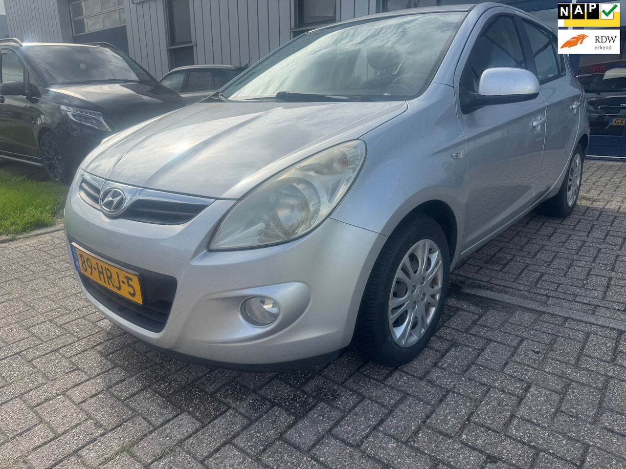 Hyundai i20 - 1.2i DynamicVersion 1.2i DynamicVersion - AutoWereld.nl