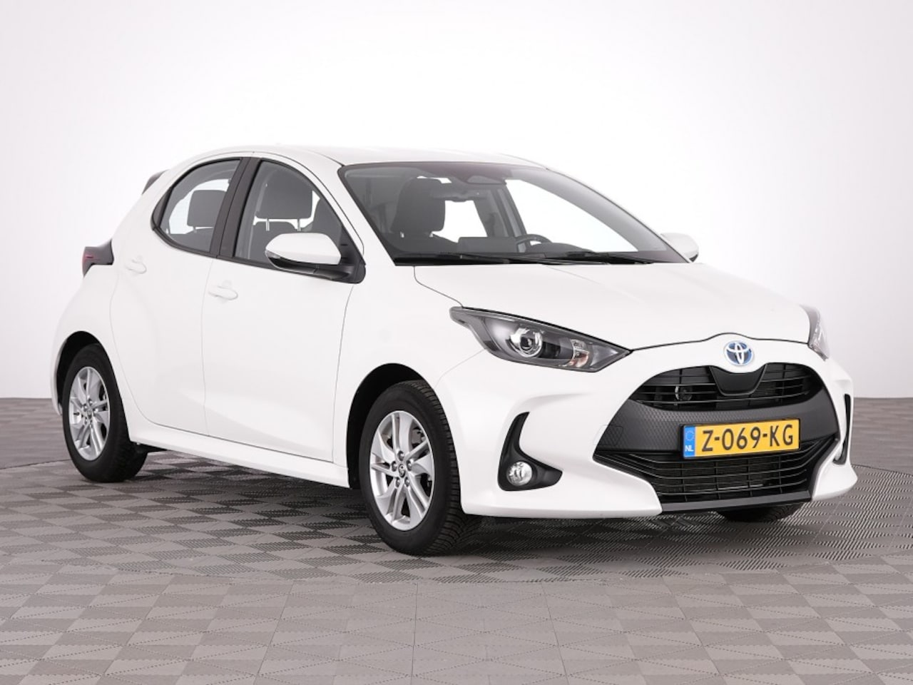 Toyota Yaris - 1.5 Hybrid 115 Active | CARPLAY | ECC | VELGEN - AutoWereld.nl