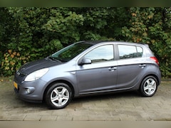 Hyundai i20 - 1.4i DynamicVersion 2e eigenaar APK nieuw airco rondom nieuwe banden