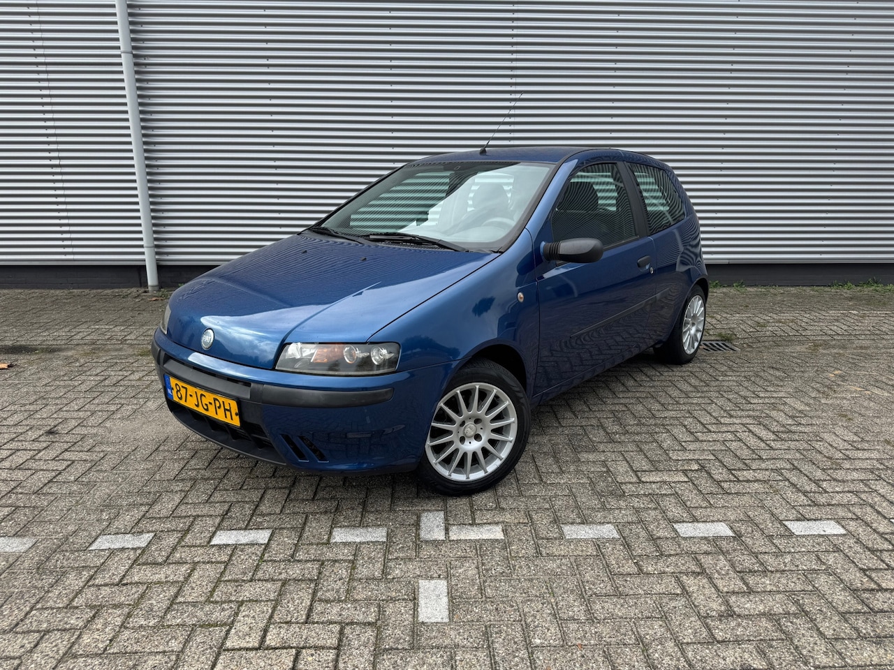 Fiat Punto - 1.2-16V Dynamic 1.2-16V Dynamic,Lm-velgen Elec ramen/spiegels,nwe Distributie/banden/remmen en uitlaat - AutoWereld.nl