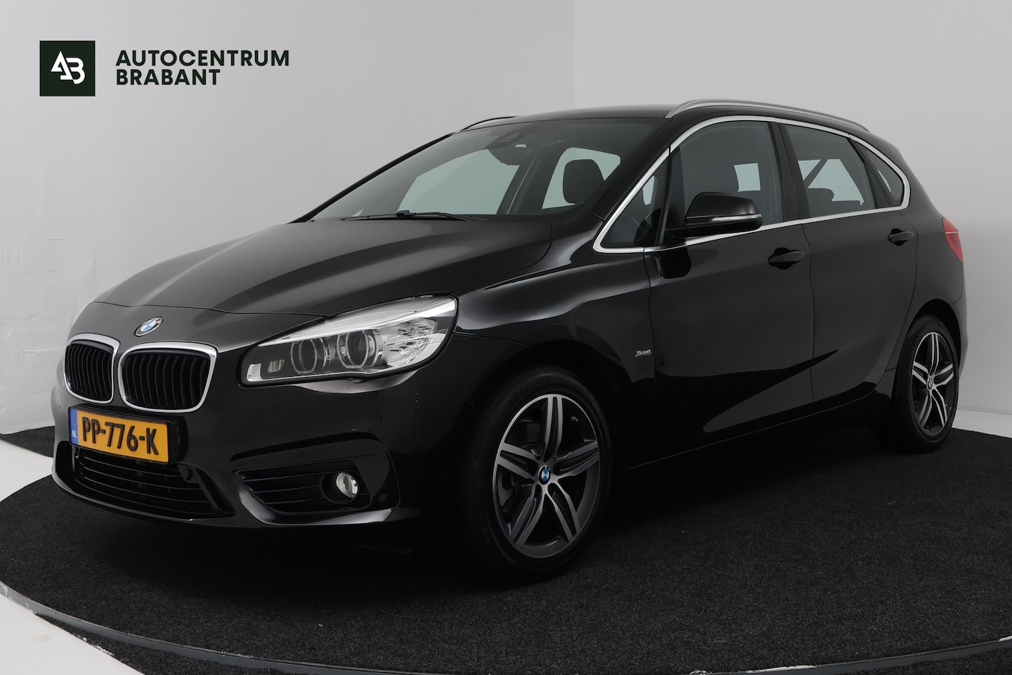BMW 2-serie Active Tourer - 218i High Executive (NAVIGATIE, PARKEERSENSOREN, CRUISE CONTROL) - AutoWereld.nl