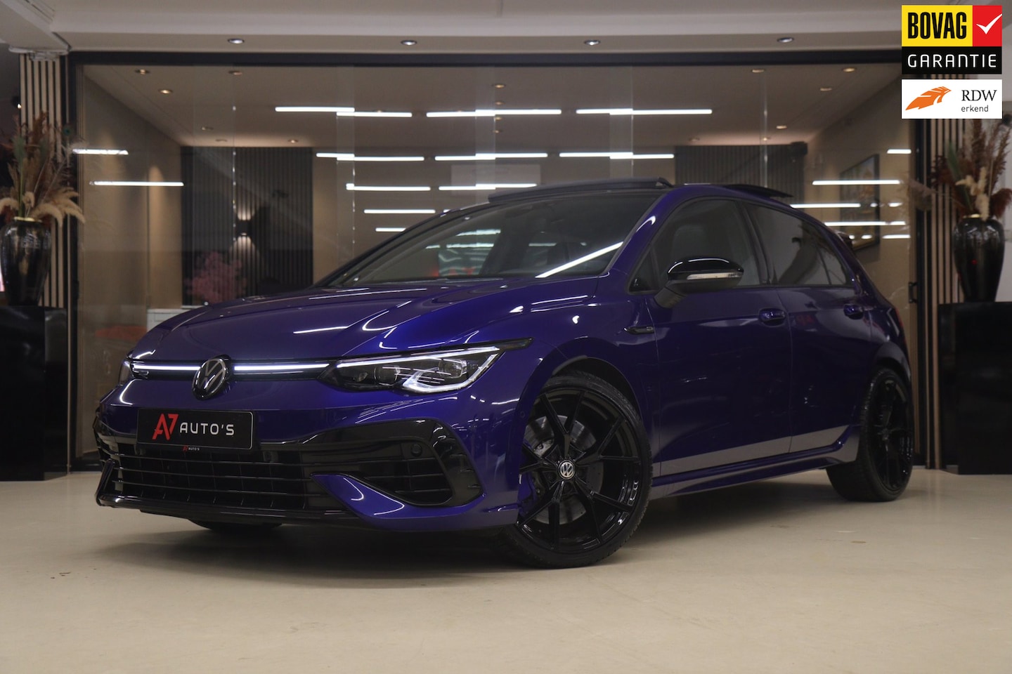 Volkswagen Golf - 2.0 TSI R 4Motion AKRAP/PANO/HEADUP/IQ/H-K/BOMVOL - AutoWereld.nl