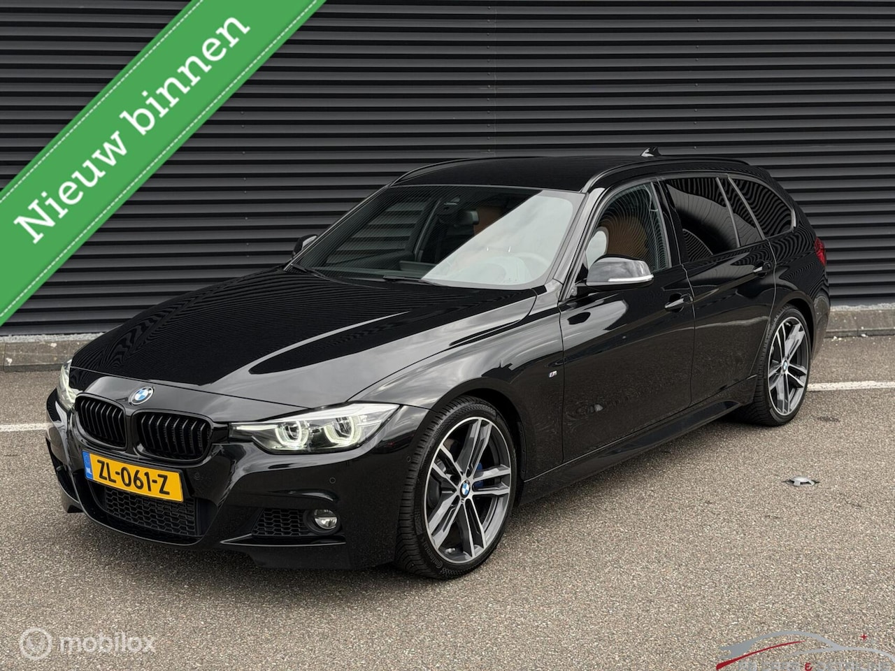 BMW 3-serie Touring - 318i M Sport 318i M Sport, HUD, M-Sport Remmen, - AutoWereld.nl
