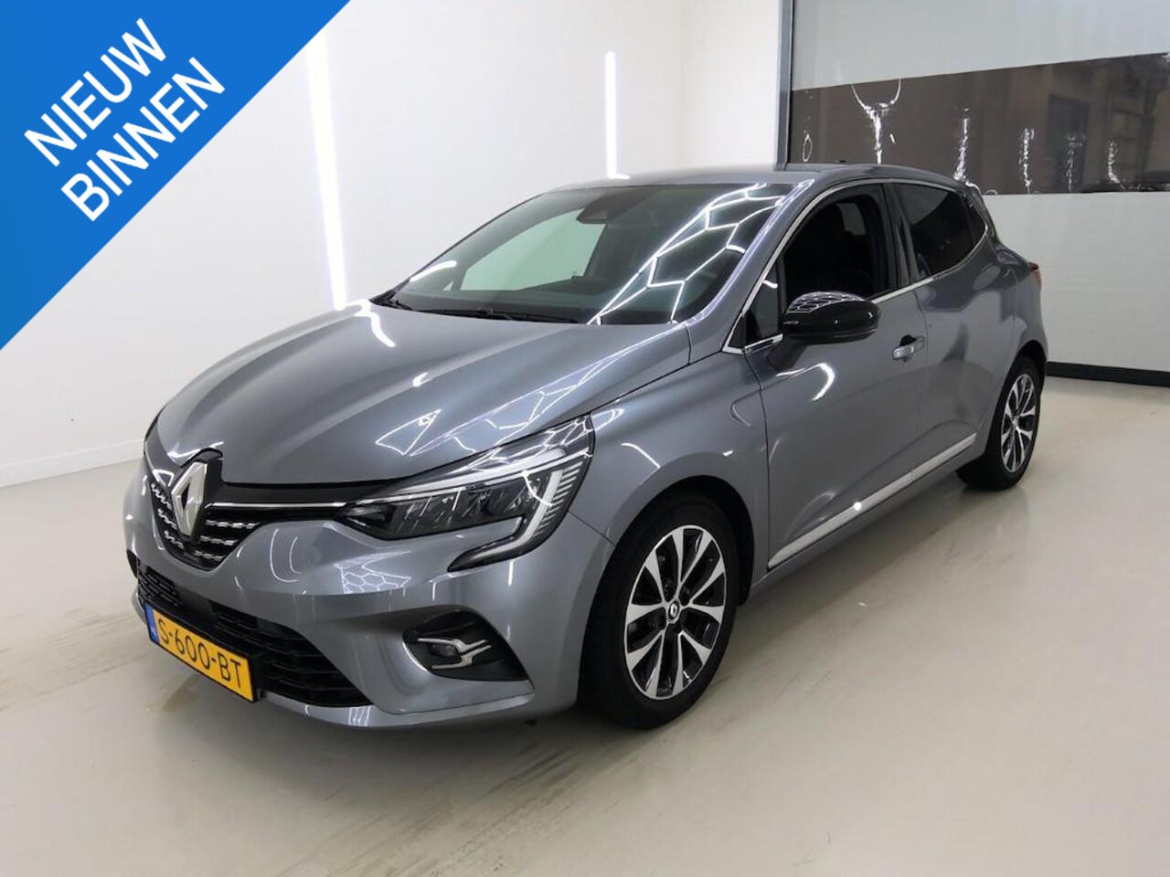 Renault Clio - 1.0 TCe 90 TECHNO I APPLE CARPLAY I KEYLESS ENTRY I V/D EERSTE EIGENAAR I ALL-IN PRIJS - AutoWereld.nl