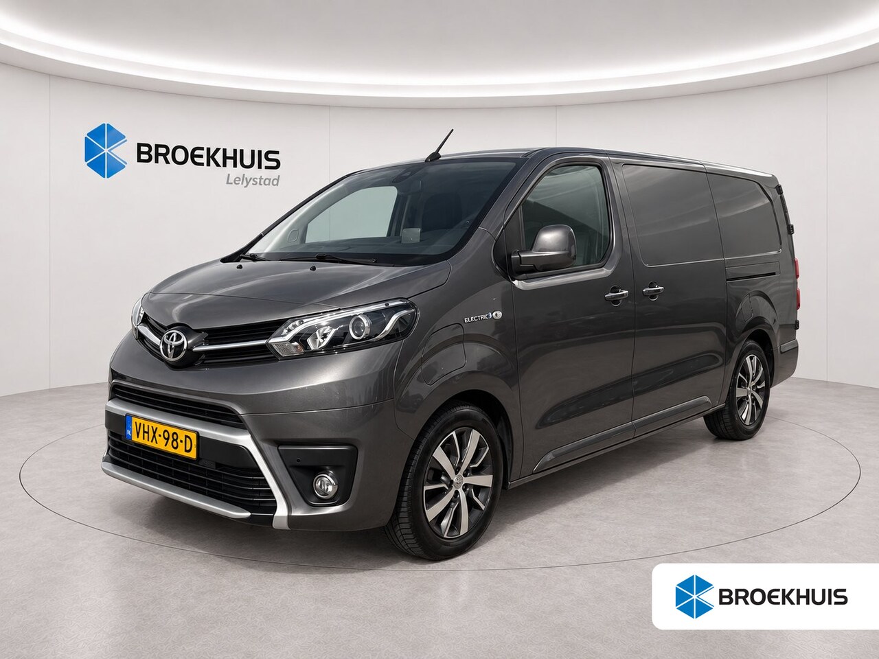 Toyota ProAce Electric Worker - 75KWH EXTRA RANGE INNOVATOR LONG / NAVI / LEDER / CLIMA / KEYLESS / CAMERA / APPLE CARPLAY - AutoWereld.nl