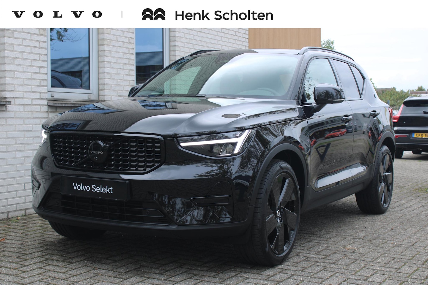 Volvo XC40 - B4 Plus Black Edition | Panoramadak | Trekhaak | Verwarmbare voorstoelen, stuurwiel en voo - AutoWereld.nl