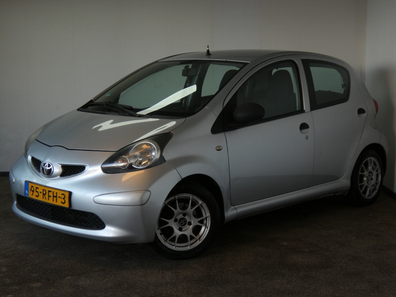 Toyota Aygo - 1.0-12V NWE APK/AIRCO - AutoWereld.nl
