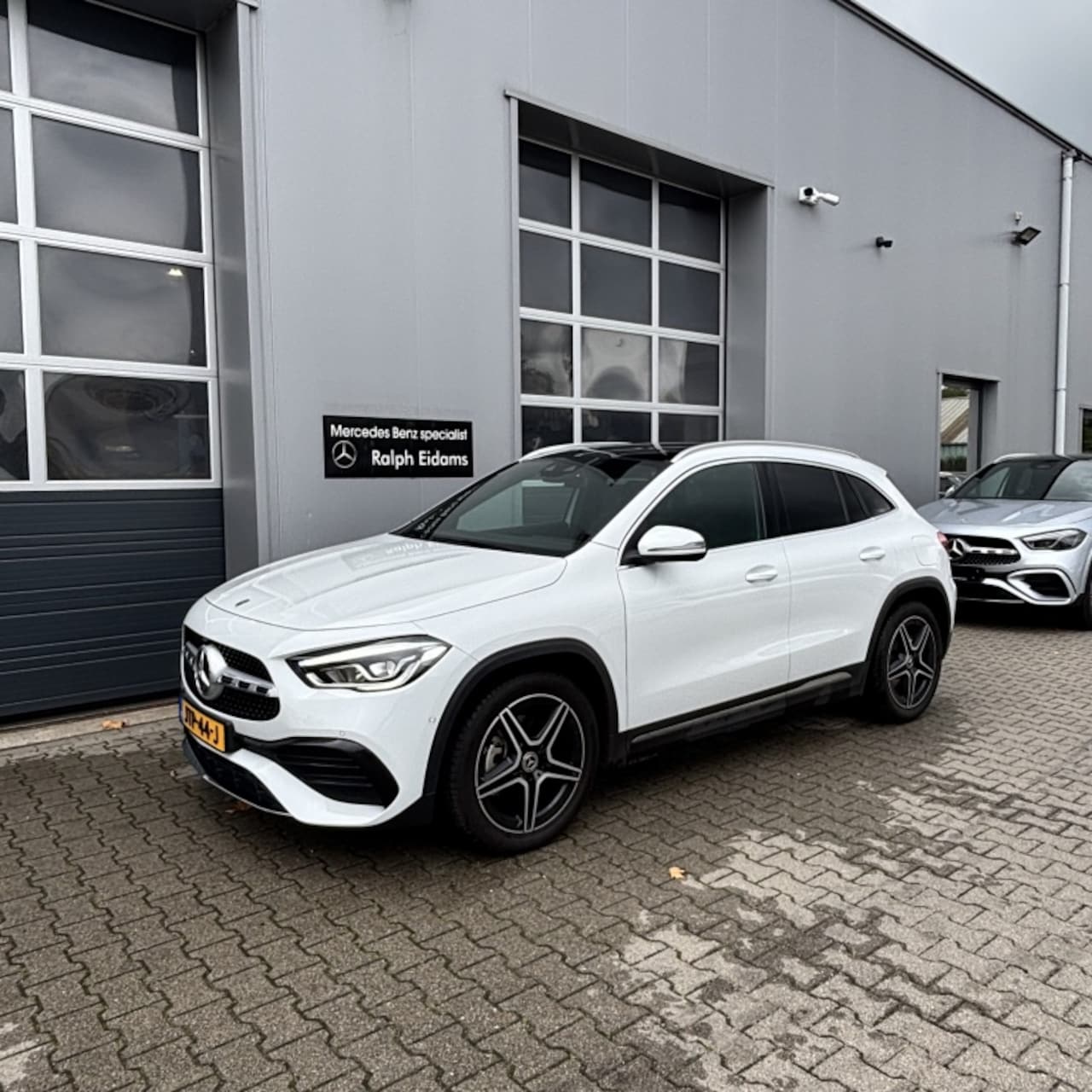 Mercedes-Benz GLA-Klasse - AMG * Pano, alcantara* 250 4M AMG Line - AutoWereld.nl