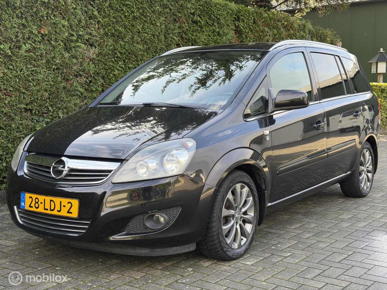 Opel Zafira - 1.8 111 Years Edition 7-pers Airco Trekhaak - AutoWereld.nl