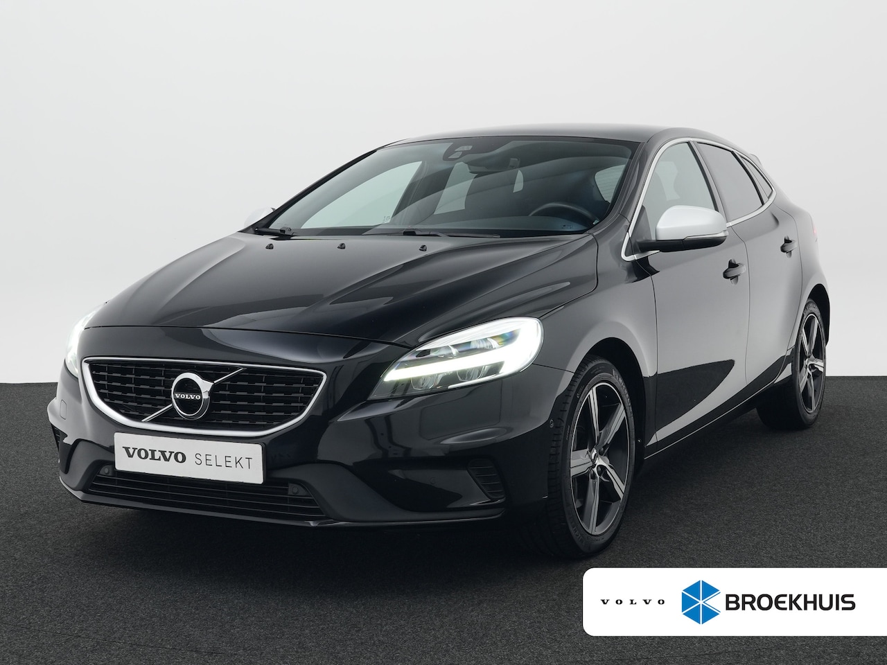 Volvo V40 - T3 Polar+ Sport | Panoramadak | Standkachel | Harman/Kardon | Volvo On Call | Camera | Nub - AutoWereld.nl