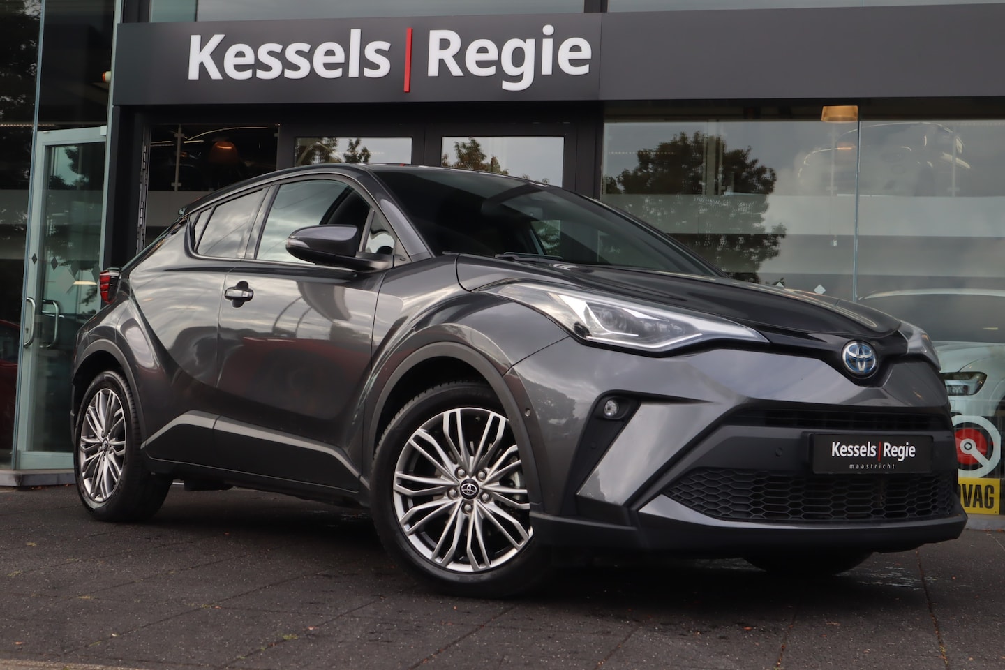 Toyota C-HR - 2.0 Hybrid Executive | BLIS | ACC | CarPlay | Camera - AutoWereld.nl