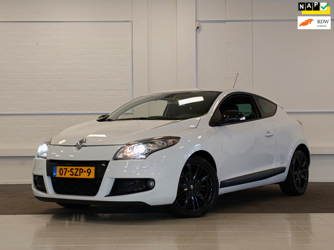 Renault Mégane Coupé - 1.4 TCe Monaco GP Xenon APK 12-07-2027 - AutoWereld.nl