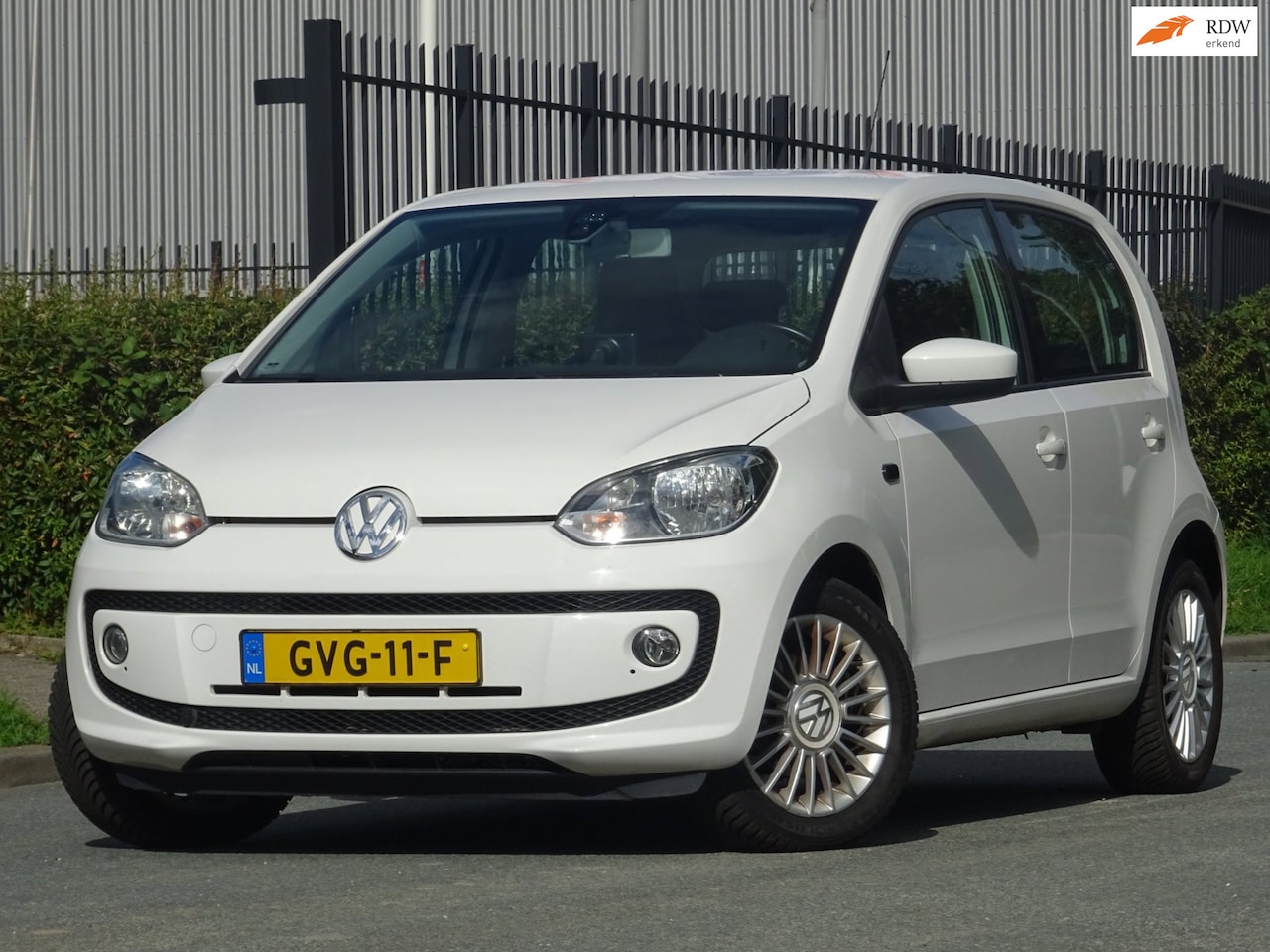 Volkswagen Up! - 1.0 high up! BlueMotion 5DRS LEER/NAVI/AC/APK - AutoWereld.nl
