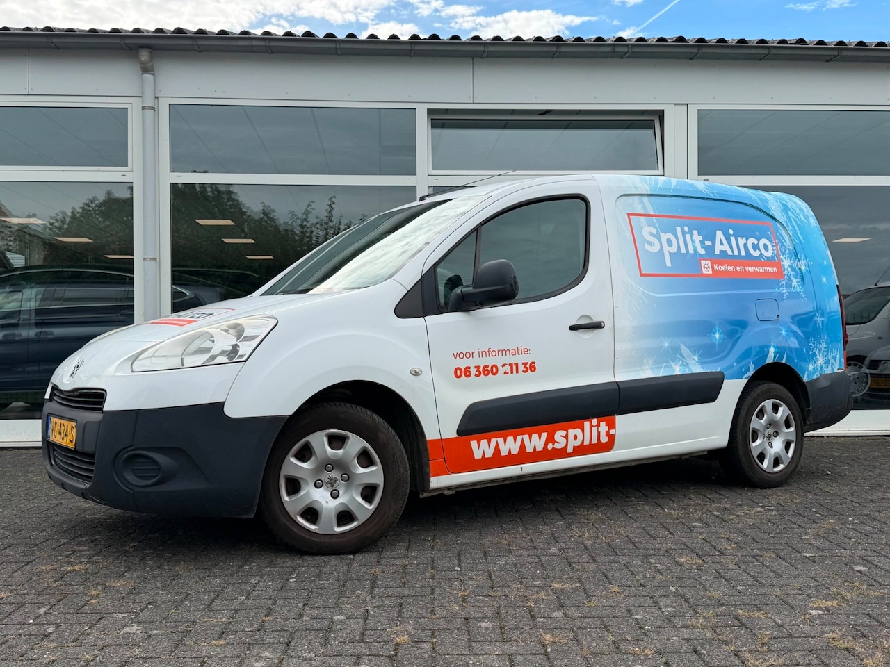 Peugeot Partner - 122 1.6 e-HDI L2 XT Automaat Marge 3 persoons - AutoWereld.nl