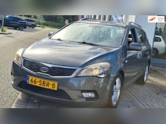 Kia Cee'd Sporty Wagon - 1.4 CVVT Navigator Plus Pack*rijd perfect*nap*apk*trekhaak*navi*inruil mog