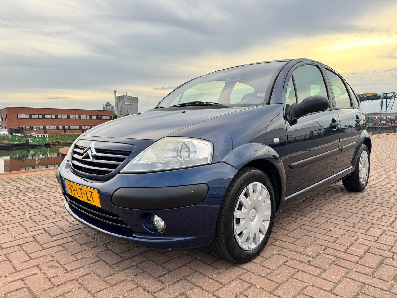 Citroën C3 - 1.4i /Automaat/Airco/Cruise/Frisse APK - AutoWereld.nl