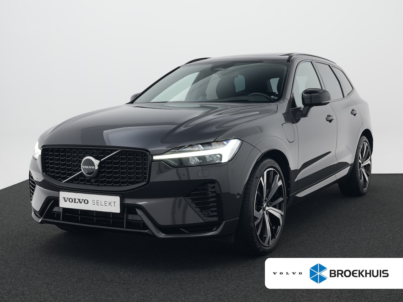 Volvo XC60 - T6 Recharge AWD Ultimate Dark | Luchtvering | Bowers & Wilkins | Head-Up | 360° | Panorama - AutoWereld.nl