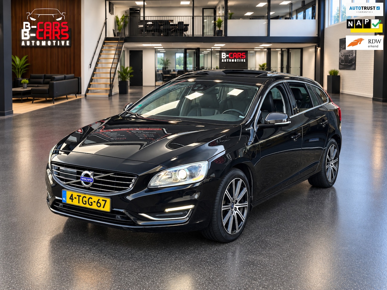 Volvo V60 - 2.4 D6 AWD Plug-In Hybrid Summum LEER|PANO|NAVI|XENON|LINEASS|NAP!! - AutoWereld.nl