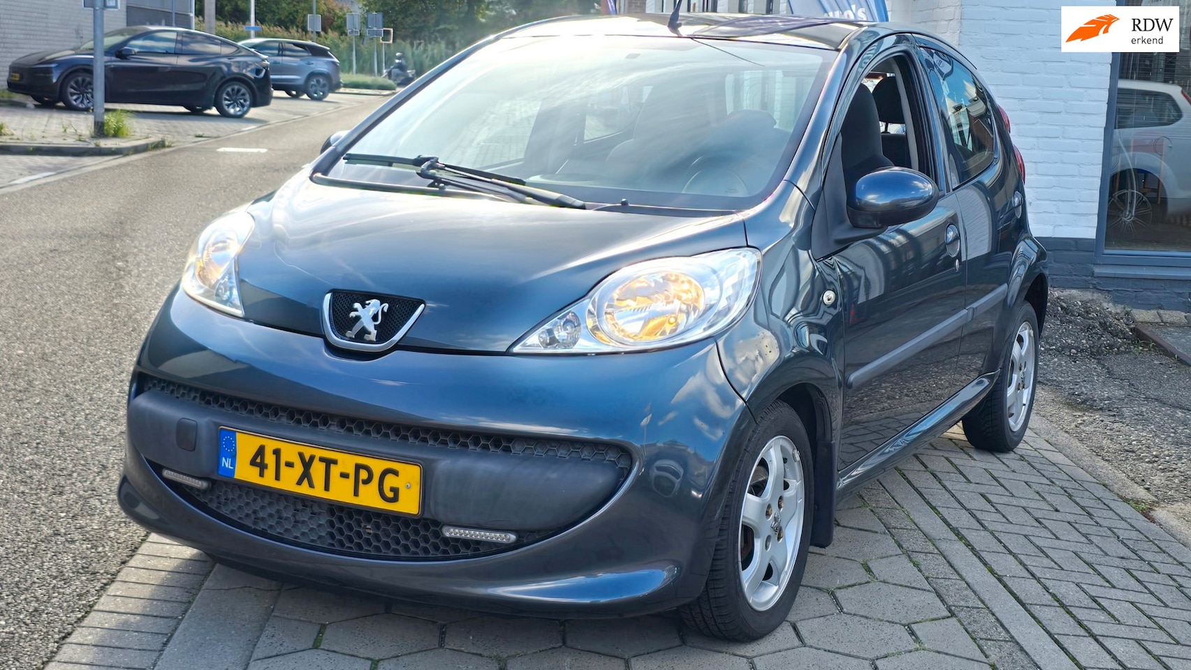 Peugeot 107 - 1.0-12V XS*automaat*navi*airco ijs*nap*apk*inruil mog !!! - AutoWereld.nl