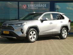 Toyota RAV4 - 2.0 VVT-iE Active, Trekhaak 2000 KG / Full LED / Camera + Sensoren / Leder / Stoelverwarmi
