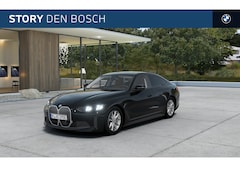 BMW i4 - eDrive40 / Achteruitrijcamera / Adaptieve LED / Comfort Access / Stoelverwarming / Live Co