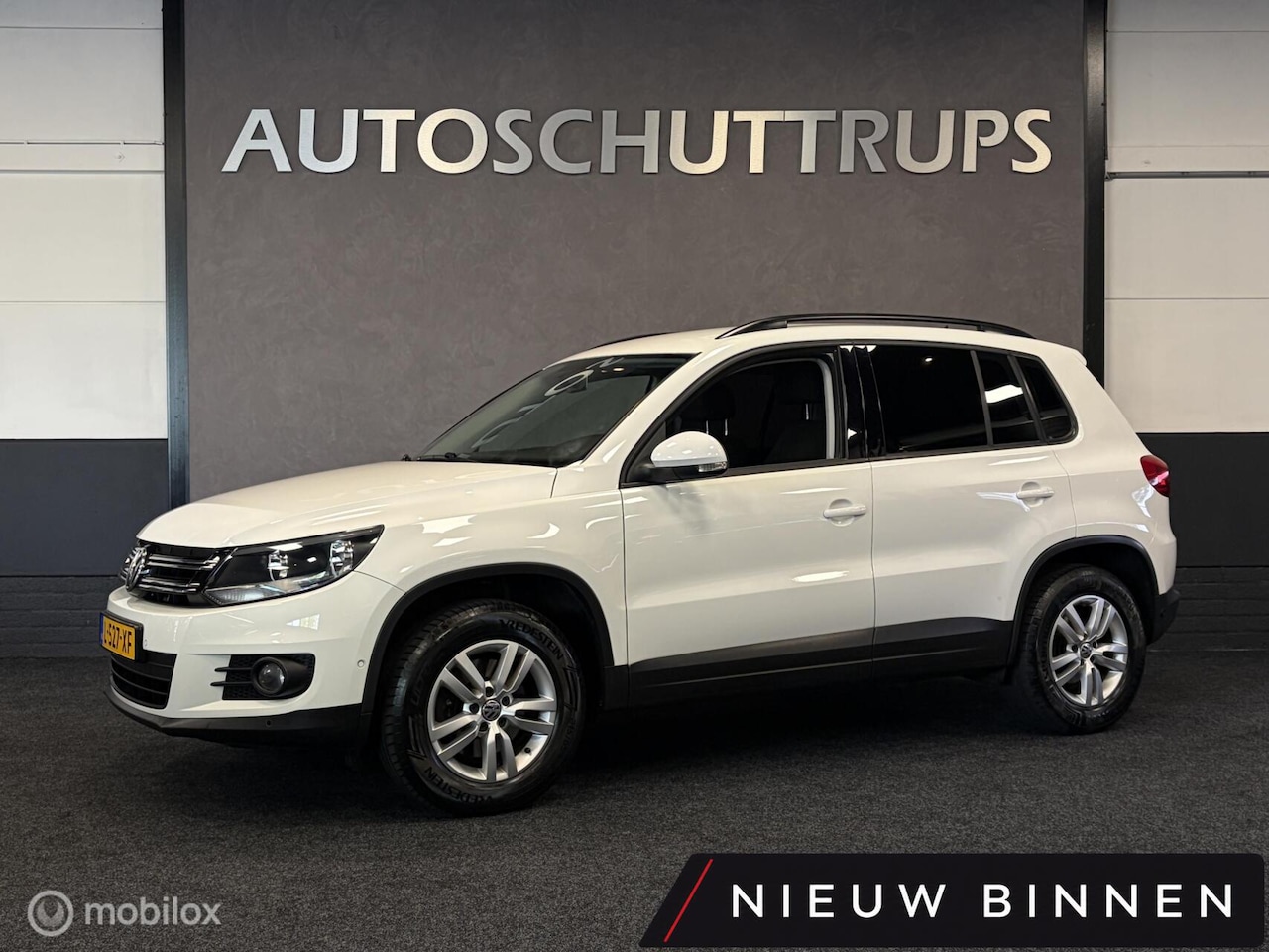 Volkswagen Tiguan - 1.4 TSI Comfort&Design CARPLAY / CLIMA / PDC / LMV / - AutoWereld.nl