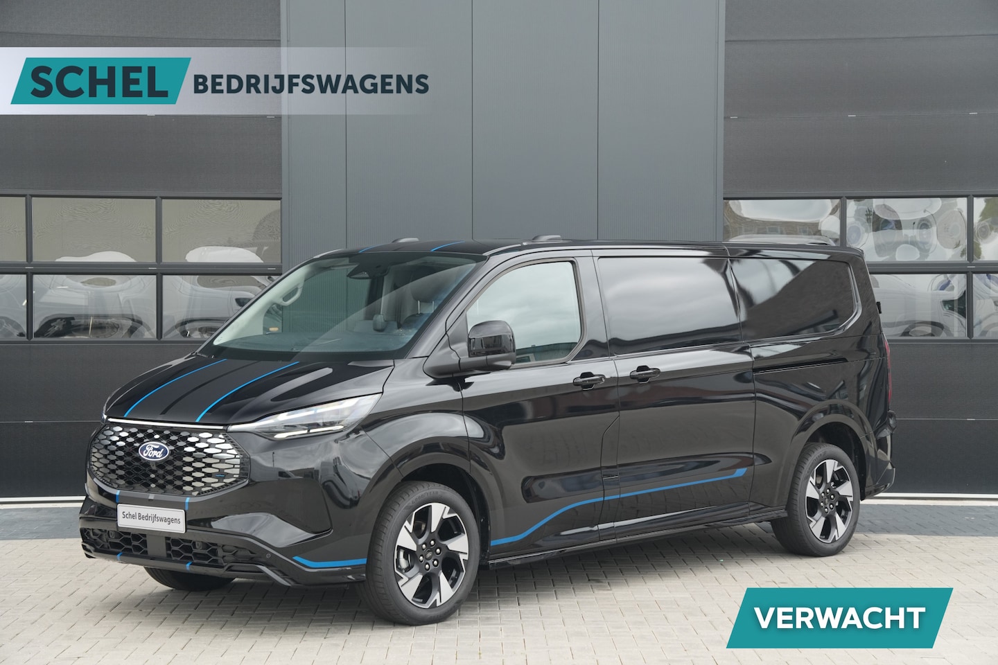 Ford Transit Custom - E-Transit 340 L2H1 Sport 71 kWh 218pk - 2x Schuif - ACC - B&O - Navi - Stoel/Stuurverwarmi - AutoWereld.nl