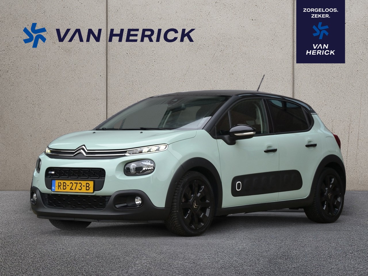 Citroën C3 - 1.2 PureTech 110 PK S&S Shine | Panoramadak | Achteruitrijcamera | Stoelverwarming - AutoWereld.nl