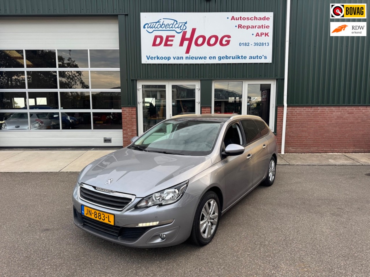 Peugeot 308 SW - 1.2 PureTech Blue Lease Executive 1.2 PureTech Blue Lease Executive - AutoWereld.nl