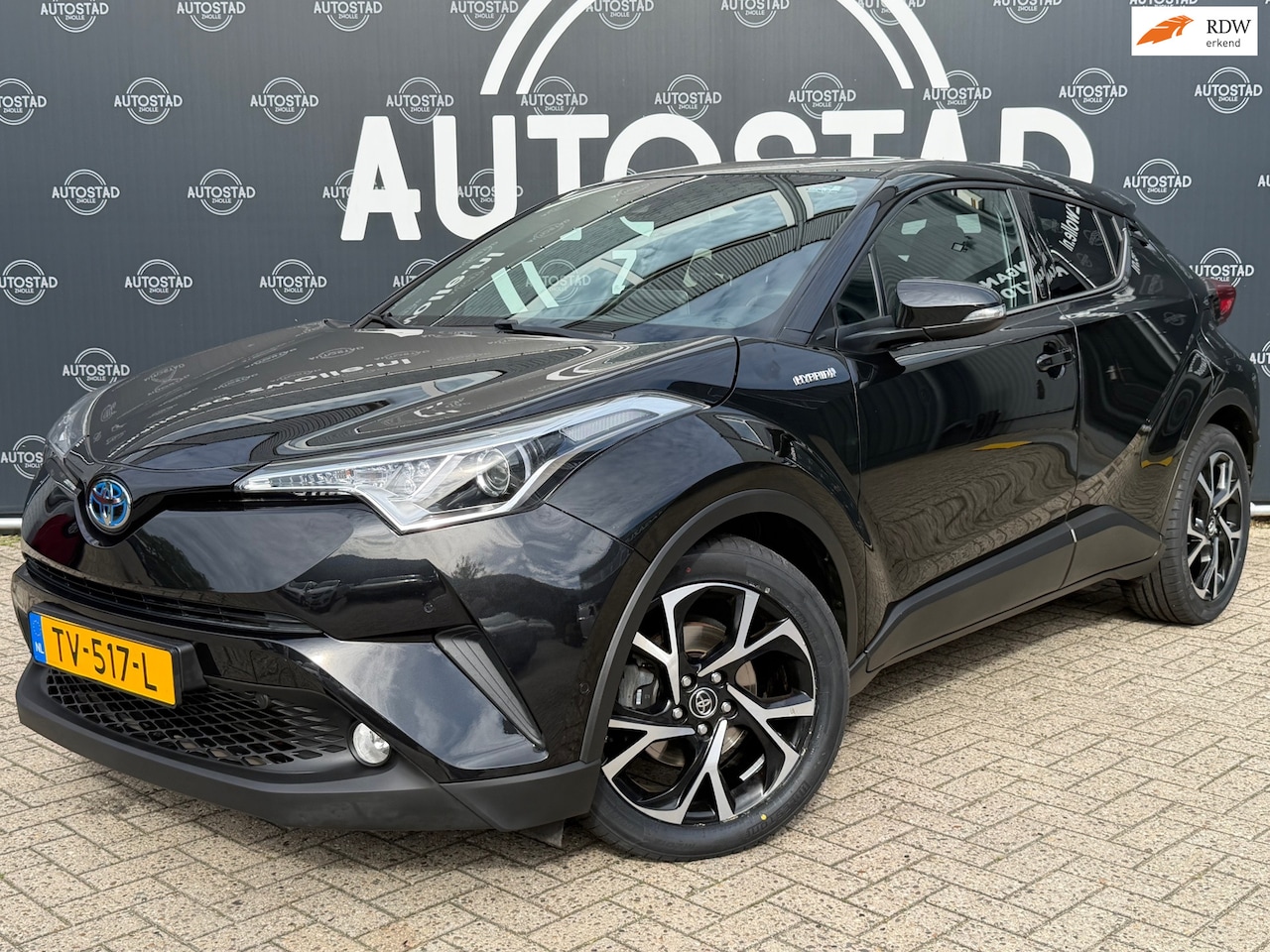 Toyota C-HR - 1.8 Hybrid Active Automaat / NL-Auto / 2e Eigenaar / NAP / Navi / APK / Airco - AutoWereld.nl
